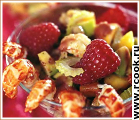 salat-iz-malinoj-s-krevetkami-i-avokado.jpg