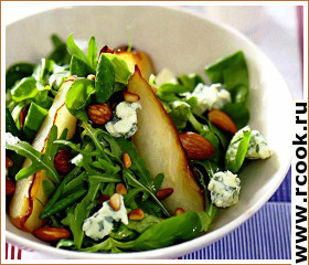salat-s-zharennymi-grushami-i-golubym-syrom.jpg